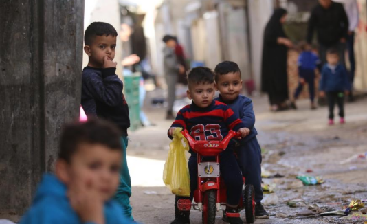 في يوم الطفل الفلسطيني.. طفولة غزة تحت مقصلة الإبادة ونداءات دولية لإنقاذ الجيل القادم
