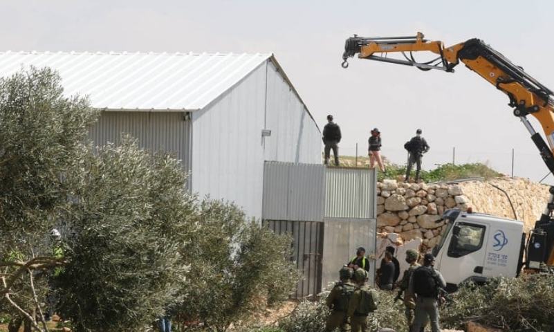 جرافات الاحتلال في بيت جالا: هدم المنشآت الفلسطينية كأداة للتهجير القسري الممنهج