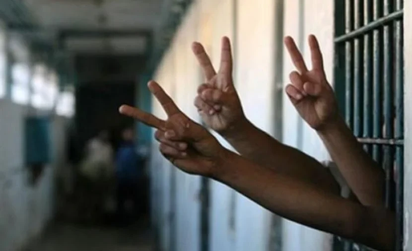 "حشد": الأسرى الفلسطينيون يتعرضون لانتهاكات جسيمة وممنهجة ترقى إلى جرائم حرب