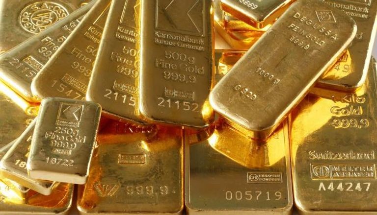 تقلبات الأسواق العالمية: الذهب يتراجع أمام قوة الدولار وتعثر الدبلوماسية الدولية