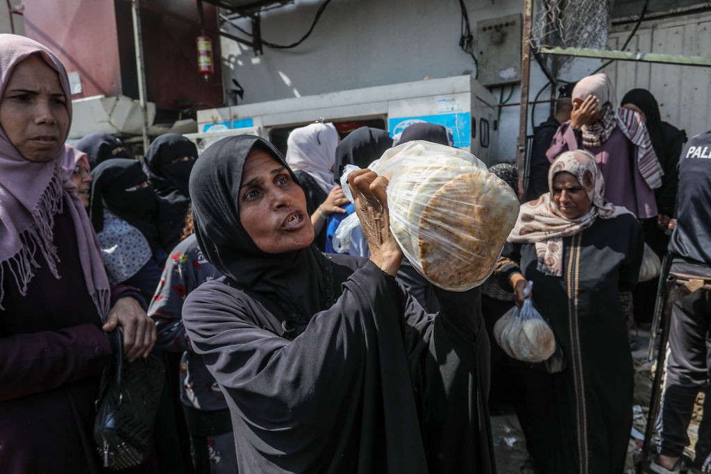 غزة بين التجويع والحصار.. انهيار وشيك لمنظومة الغذاء والخبز