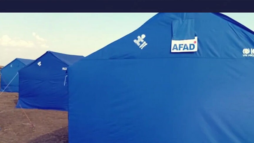 إدارة الكوارث والطوارئ التركية تقدم 30 ألف خيمة لنازحين في السودان