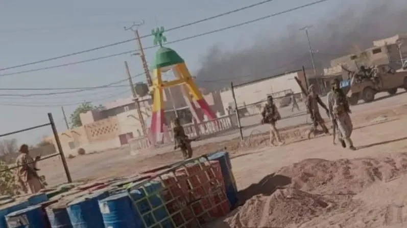 استمرت الاشتباكات بين جبهة تحرير أزواد والجيش المالي والمرتزقة الروس يوم الأحد.
