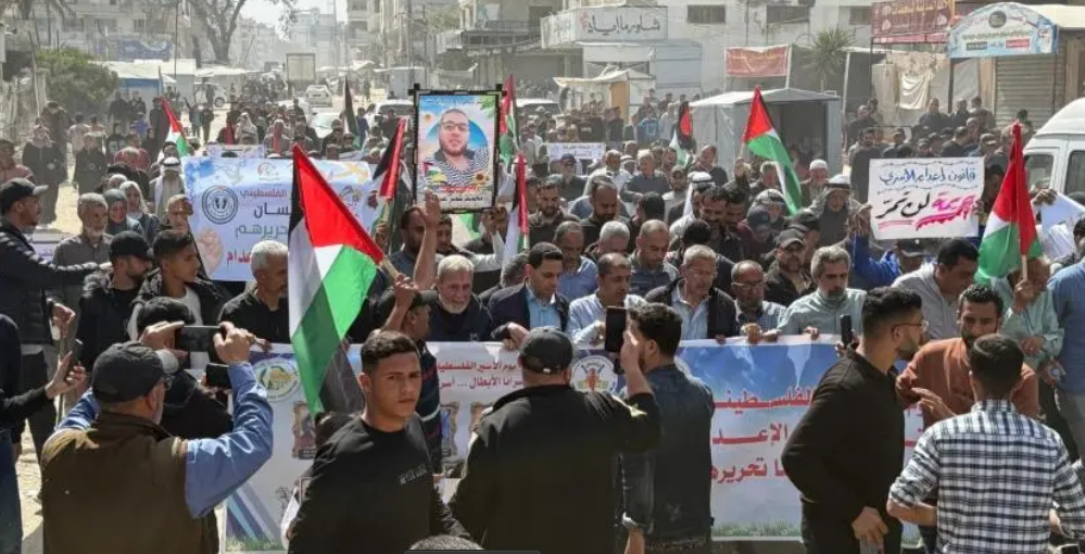 وعي غزة يُسقط رهانات الفتنة: كيف أفشل الفلسطينيون محاولات توظيف معاناتهم في مشاريع تخدم أجندات معادية؟