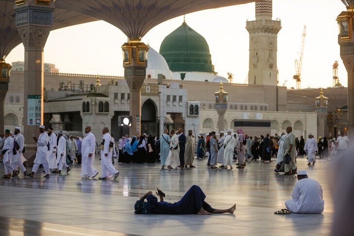 بالصور| صلاة عيد الأضحى في الدول العربية: قادة وزعماء يشاركون.. والدعوات بالأمن والاستقرار ونصرة فلسطين