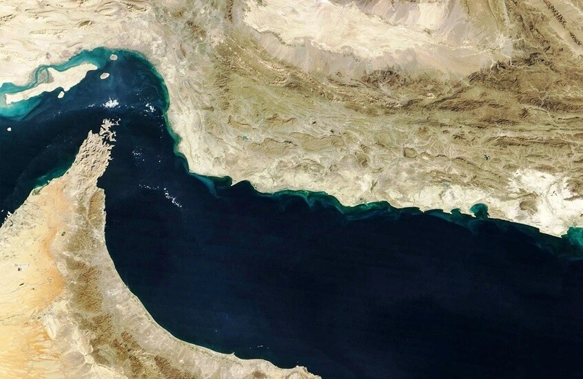 إيران تعلن السيطرة علي منطقة جديدة بمضيق هرمز .. (خريطة)