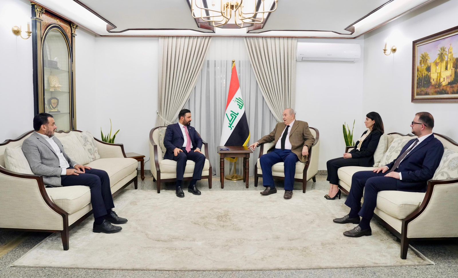 العراق: إياد علاوي يستقبل رئيس مجلس الوزراء المكلف علي الزيدي