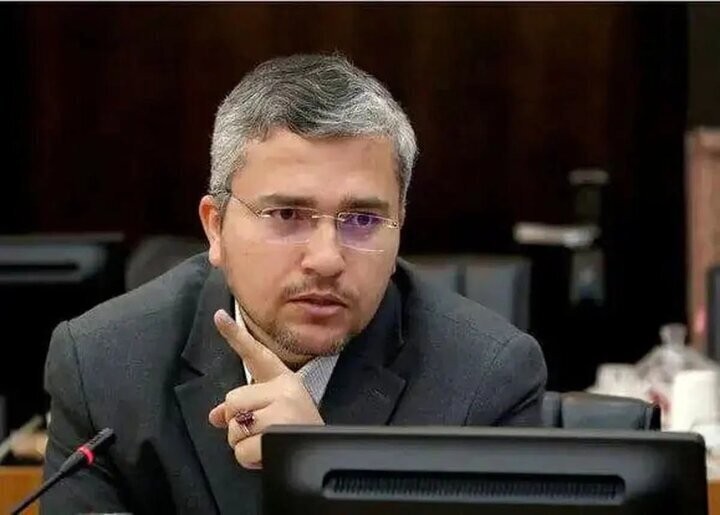 عضو بالبرلمان الإيراني: فتح مضيق هرمز شرط اعتراف أمريكا بهزيمتها والإعتراف بسيادة إيران
