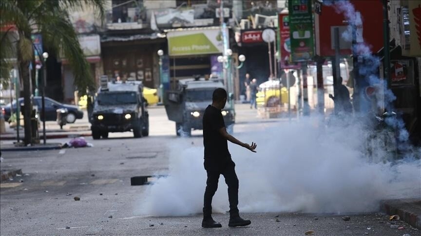 الضفة تحت الإرهاب: الاحتلال يخنق أطفال المغير ويجرف زعترة ويطارد مسافر يطا