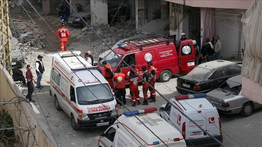 إصابة 25 شخصاً من طاقم مستشفى في صور جنوبي لبنان جراء غارات اسرائيلية
