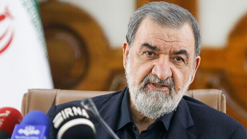 مستشار المرشد الإيراني يحذر واشنطن: سنرد بشكل ساحق على أي انتهاك