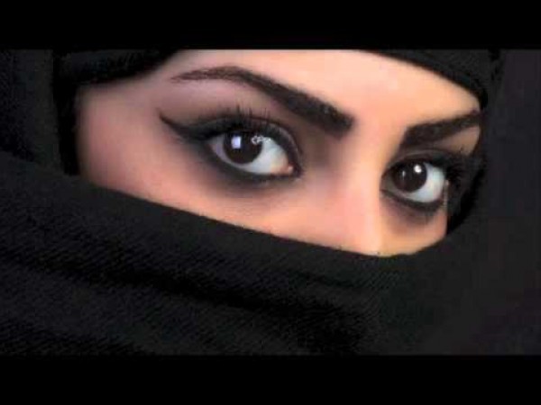 كلام العيون (قصيدة للكاتب راشد الشاشاني)