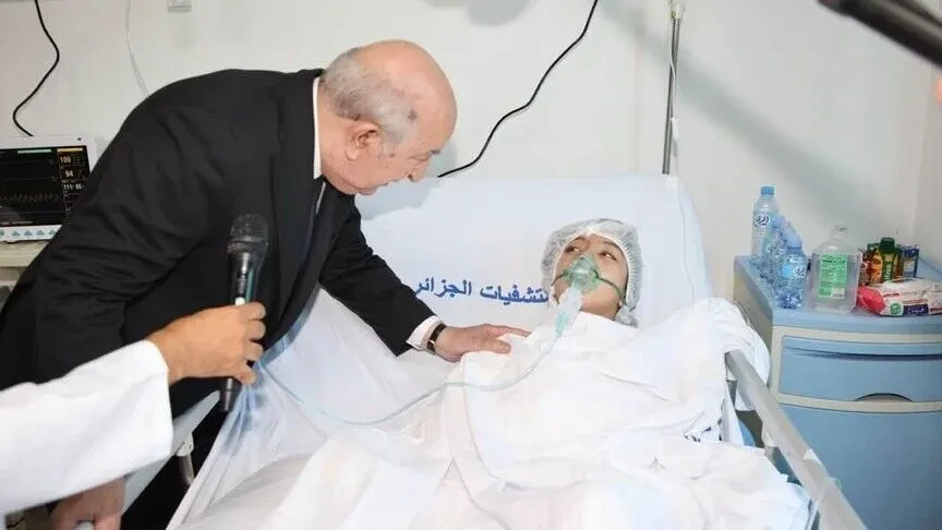 تفقد الرئيس الجزائري عبد المجيد تبون، الجمعة، مصابي حريق دار الأيتام بالعاصمة