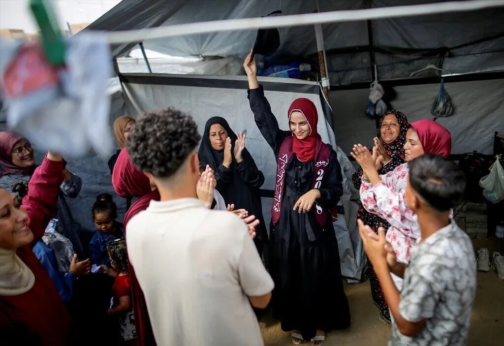 نتائج الثانوية: لحظة فرح في وسط الإبادة