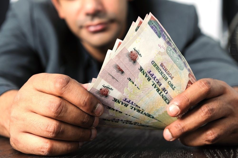 التمويل الاستهلاكي.. دواء تحول إلى داء